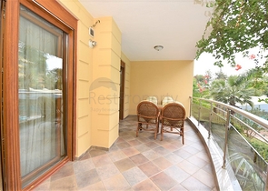 مجمع فاخر -اول صف على البحر - مركز الانيا - شقة مفروشة غرفتين وصالة 