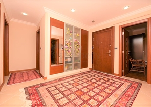 مجمع فاخر -اول صف على البحر - مركز الانيا - شقة مفروشة غرفتين وصالة 