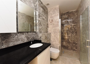 شقة ضمن مجمع حديث - مركز مدينة الانيا 