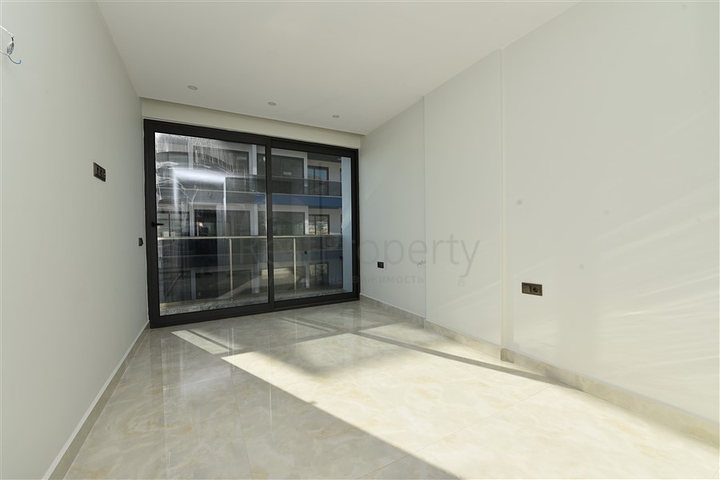 اطلالة بحرية مباشرة - شقة 2 غرفة وصالة - مجمع خمس نجوم - الانيا 