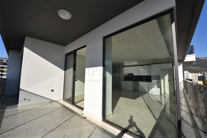 اطلالة بحرية مباشرة - شقة 2 غرفة وصالة - مجمع خمس نجوم - الانيا 