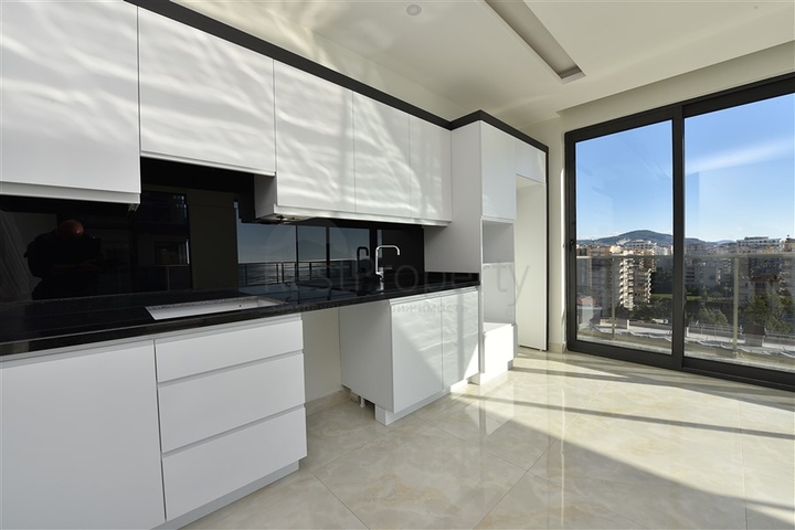 اطلالة بحرية مباشرة - شقة 2 غرفة وصالة - مجمع خمس نجوم - الانيا 