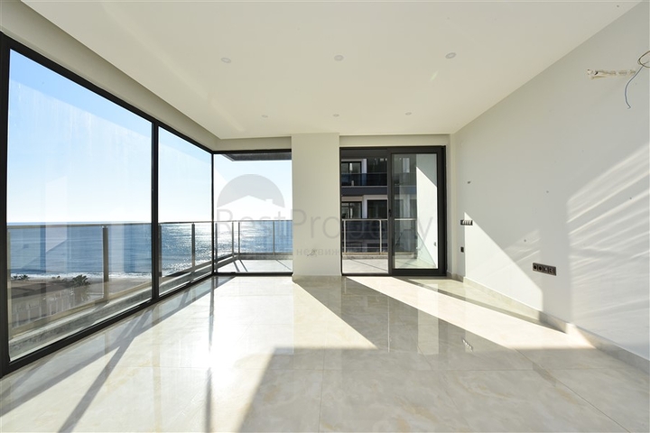 اطلالة بحرية مباشرة - شقة 2 غرفة وصالة - مجمع خمس نجوم - الانيا 