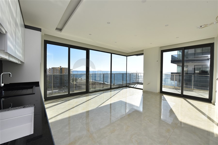 اطلالة بحرية مباشرة - شقة 2 غرفة وصالة - مجمع خمس نجوم - الانيا 