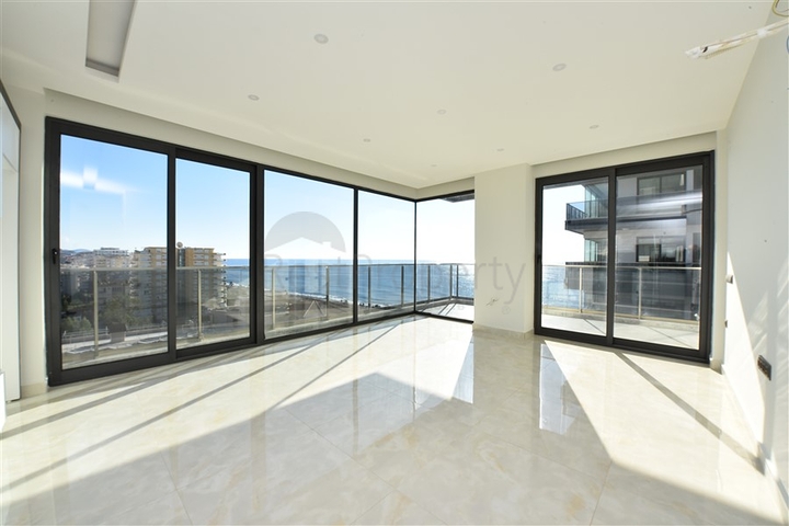 اطلالة بحرية مباشرة - شقة 2 غرفة وصالة - مجمع خمس نجوم - الانيا 