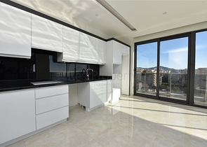 اطلالة بحرية مباشرة - شقة 2 غرفة وصالة - مجمع خمس نجوم - الانيا 