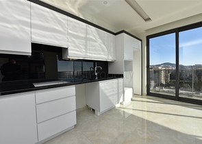 اطلالة بحرية مباشرة - شقة 2 غرفة وصالة - مجمع خمس نجوم - الانيا 