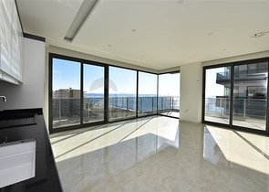 اطلالة بحرية مباشرة - شقة 2 غرفة وصالة - مجمع خمس نجوم - الانيا 