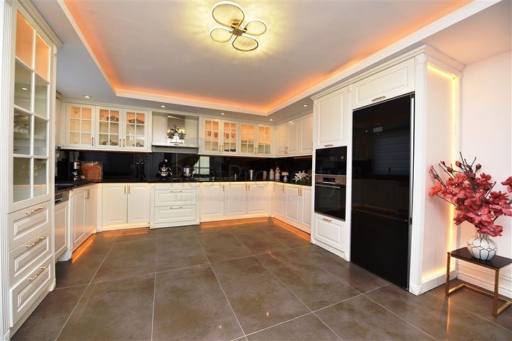 فيلا مستقلة - تصميم طابقين -فرش فاخر - منطقة كارجي جاك / الانيا 