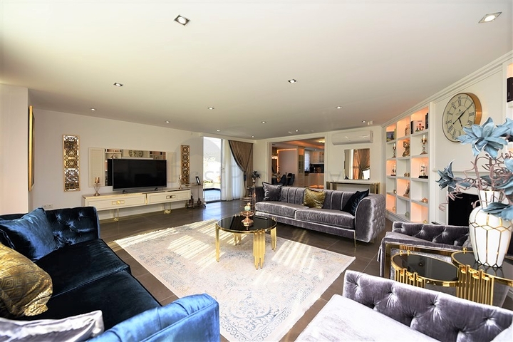 فيلا مستقلة - تصميم طابقين -فرش فاخر - منطقة كارجي جاك / الانيا 