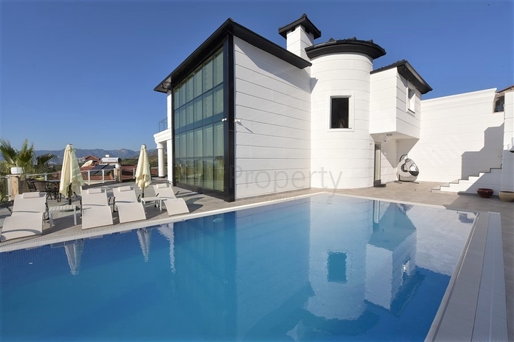 فيلا مستقلة - تصميم طابقين -فرش فاخر - منطقة كارجي جاك / الانيا 