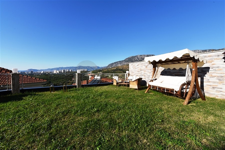 فيلا مستقلة - تصميم طابقين -فرش فاخر - منطقة كارجي جاك / الانيا 