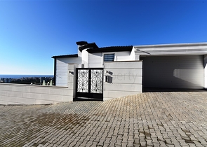 فيلا مستقلة - تصميم طابقين -فرش فاخر - منطقة كارجي جاك / الانيا 