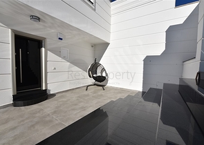 فيلا مستقلة - تصميم طابقين -فرش فاخر - منطقة كارجي جاك / الانيا 