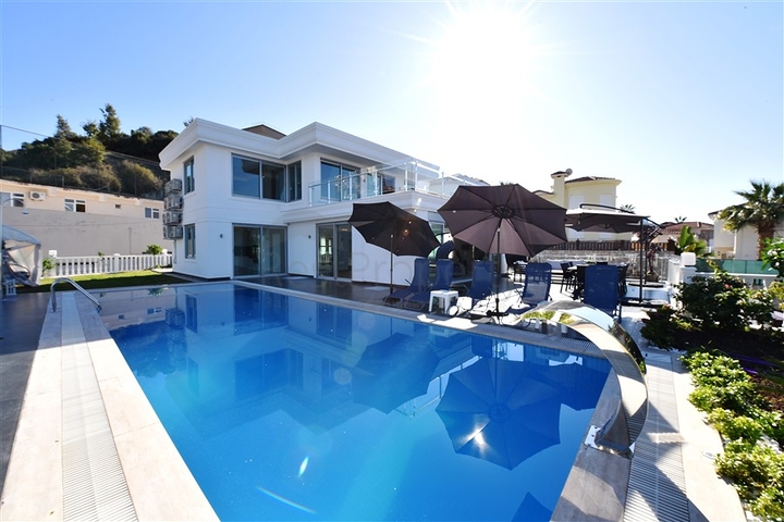 اطلالة بحر - تراس واسع - فيلا مفروشة فاخرة في كارجي جاك / الانيا 