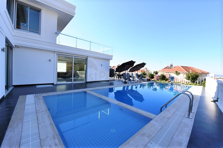 اطلالة بحر - تراس واسع - فيلا مفروشة فاخرة في كارجي جاك / الانيا 