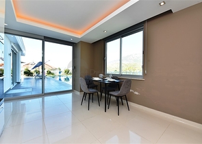 اطلالة بحر - تراس واسع - فيلا مفروشة فاخرة في كارجي جاك / الانيا 