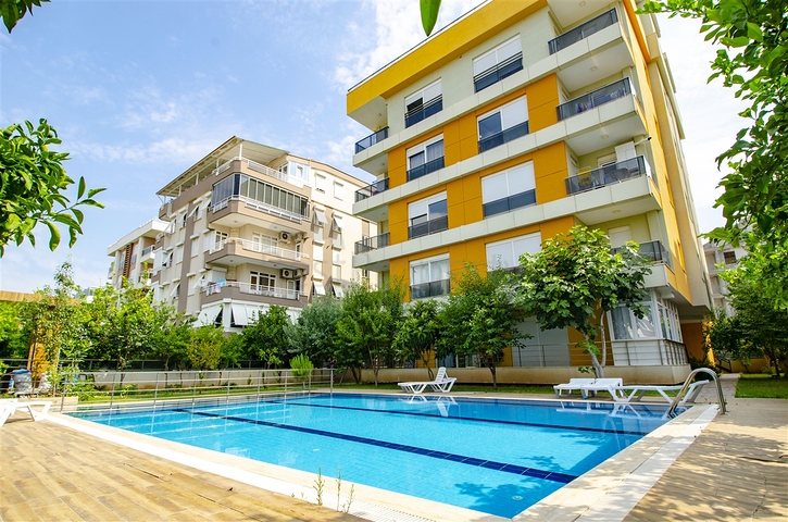 بنتهاوس 4 + 1 في مجمع 600 متر إلى البحر في كونيالتي