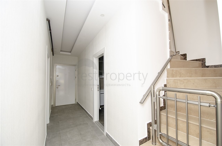 بنتهاوس 4 + 1 في مجمع 600 متر إلى البحر في كونيالتي