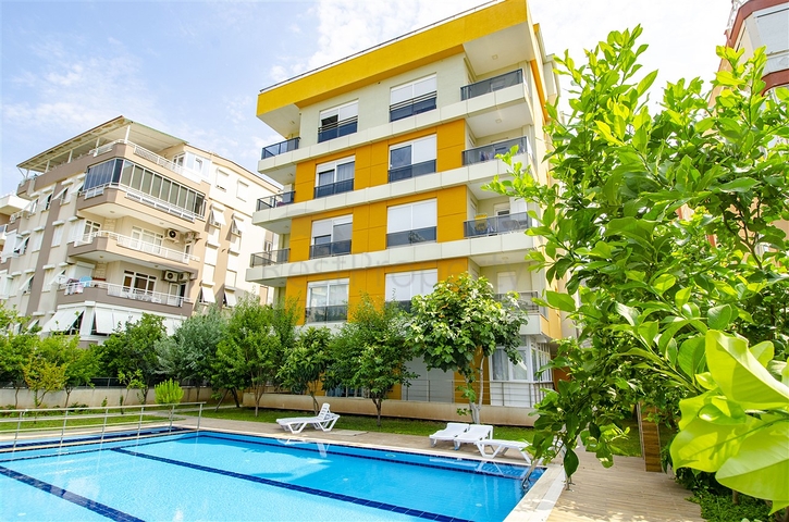 بنتهاوس 4 + 1 في مجمع 600 متر إلى البحر في كونيالتي