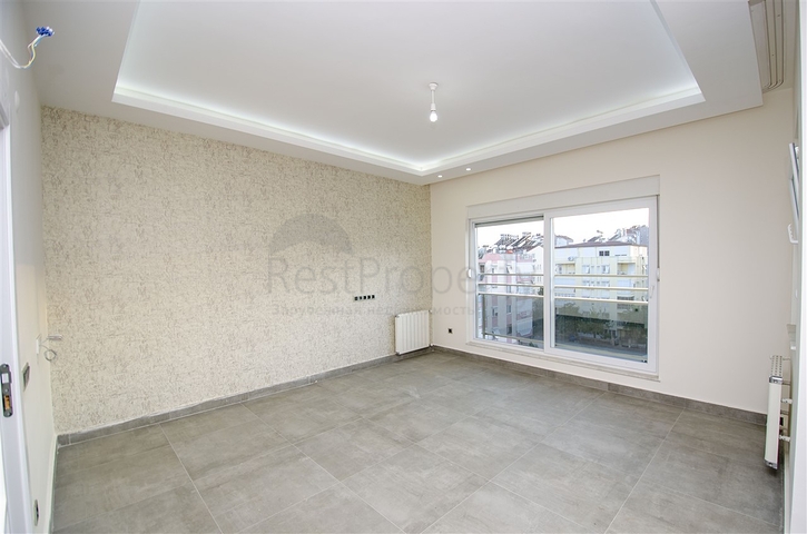 بنتهاوس 4 + 1 في مجمع 600 متر إلى البحر في كونيالتي