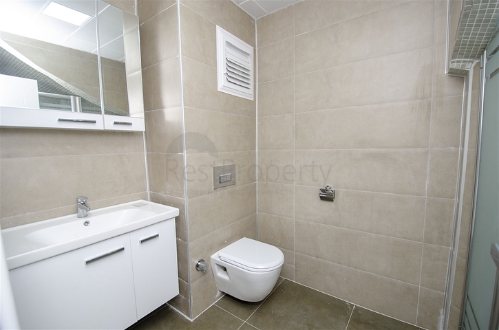 بنتهاوس 4 + 1 في مجمع 600 متر إلى البحر في كونيالتي