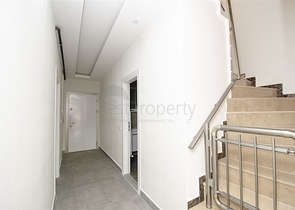 بنتهاوس 4 + 1 في مجمع 600 متر إلى البحر في كونيالتي