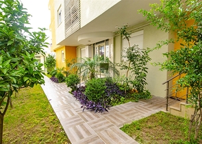 بنتهاوس 4 + 1 في مجمع 600 متر إلى البحر في كونيالتي