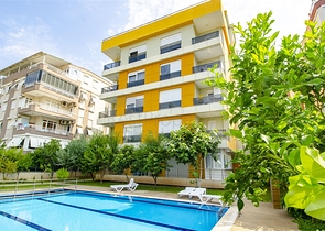 بنتهاوس 4 + 1 في مجمع 600 متر إلى البحر في كونيالتي