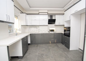 بنتهاوس 4 + 1 في مجمع 600 متر إلى البحر في كونيالتي