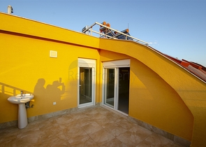 بنتهاوس 4 + 1 في مجمع 600 متر إلى البحر في كونيالتي