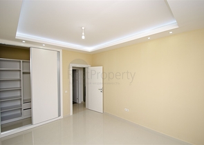 بنتهاوس 4 + 1 في مجمع 600 متر إلى البحر في كونيالتي