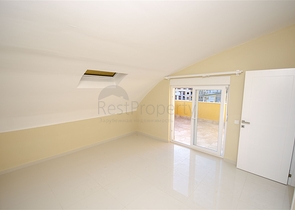 بنتهاوس 4 + 1 في مجمع 600 متر إلى البحر في كونيالتي