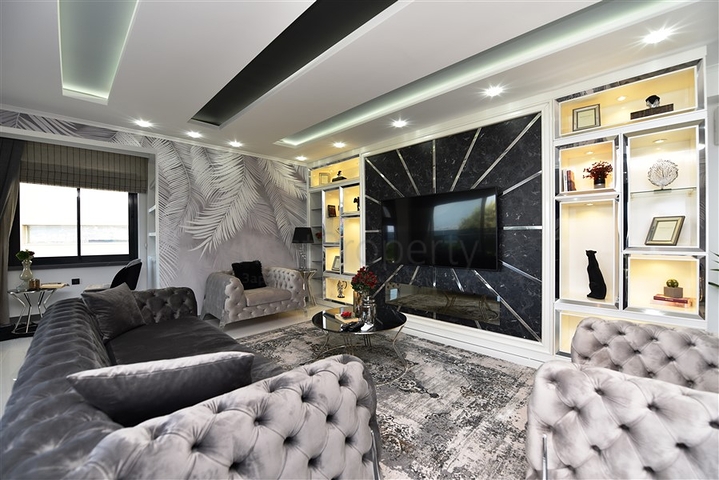 اطلالة بحر وميناء  مباشرة - شقة 3 غرف وصالة - بناء حديث - مركز الانيا 