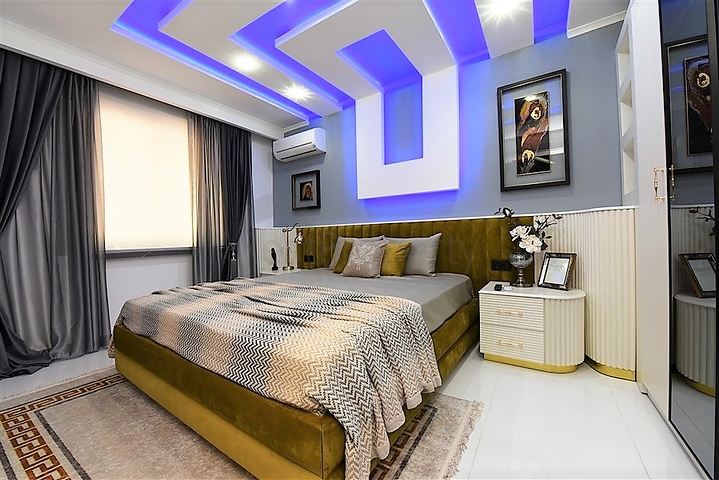 اطلالة بحر وميناء  مباشرة - شقة 3 غرف وصالة - بناء حديث - مركز الانيا 