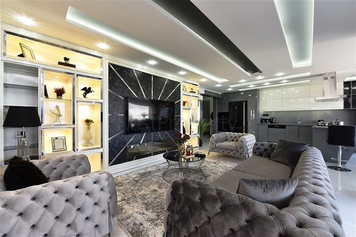 اطلالة بحر وميناء  مباشرة - شقة 3 غرف وصالة - بناء حديث - مركز الانيا 