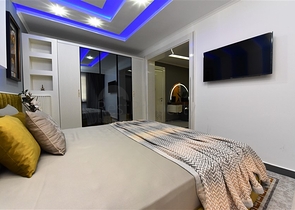 اطلالة بحر وميناء  مباشرة - شقة 3 غرف وصالة - بناء حديث - مركز الانيا 