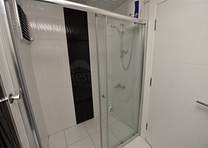 شقة مؤثثة من تصميم غرفة وصالة ضمن مجمع سكني فاخر في مهموتلار / الانيا 