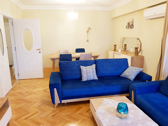 شقة 2 + 1 مع الأثاث في المجمع 250 متر إلى البحر