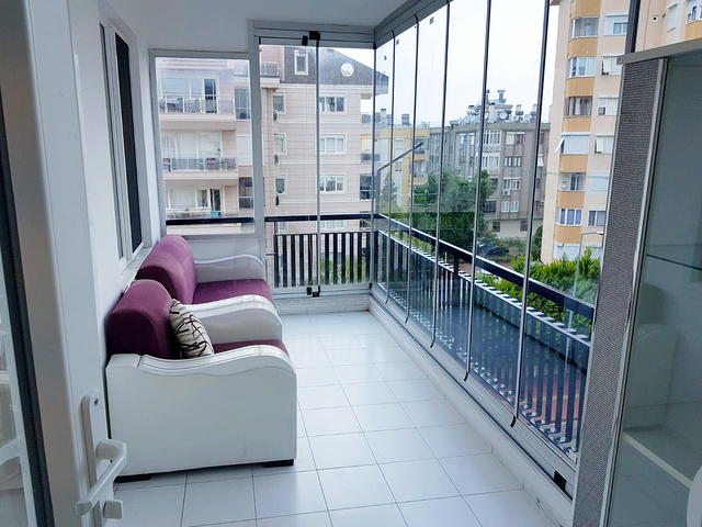 شقة 2 + 1 مع الأثاث في المجمع 250 متر إلى البحر