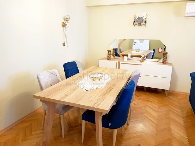 شقة 2 + 1 مع الأثاث في المجمع 250 متر إلى البحر