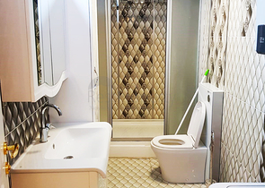 شقة 2 + 1 مع الأثاث في المجمع 250 متر إلى البحر