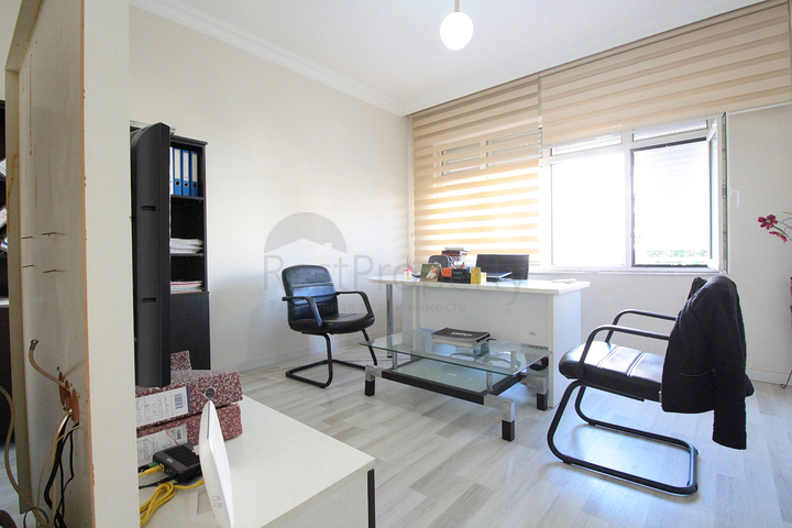 مكتب للبيع في لارا انطاليا