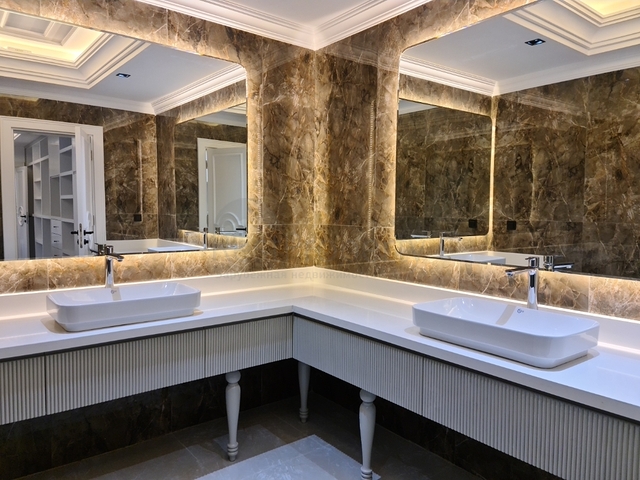 فيلا 8 + 2 على الطراز المغربي في انطاليا 800 متر من البحر