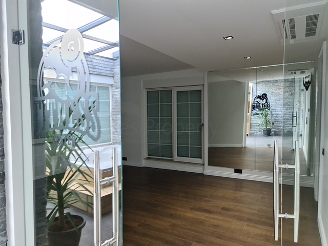 فيلا 8 + 2 على الطراز المغربي في انطاليا 800 متر من البحر