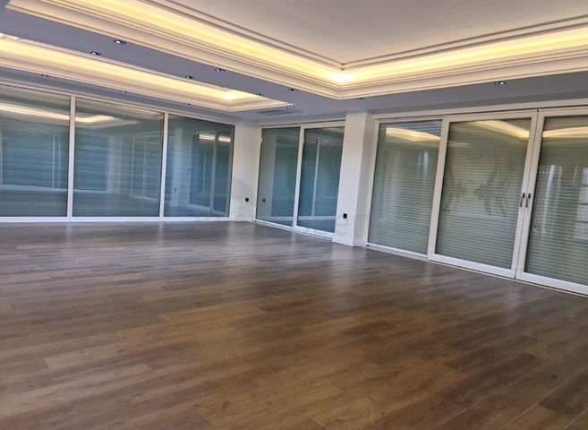 فيلا 8 + 2 على الطراز المغربي في انطاليا 800 متر من البحر