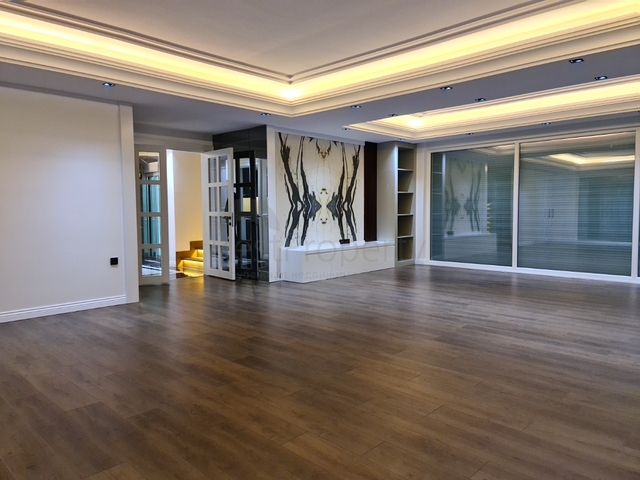 فيلا 8 + 2 على الطراز المغربي في انطاليا 800 متر من البحر