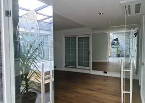 فيلا 8 + 2 على الطراز المغربي في انطاليا 800 متر من البحر