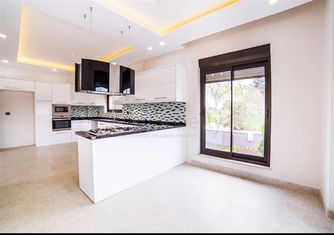 فيلا فاخرة 6 + 2 مع الأثاث في منطقة دوشمالتي