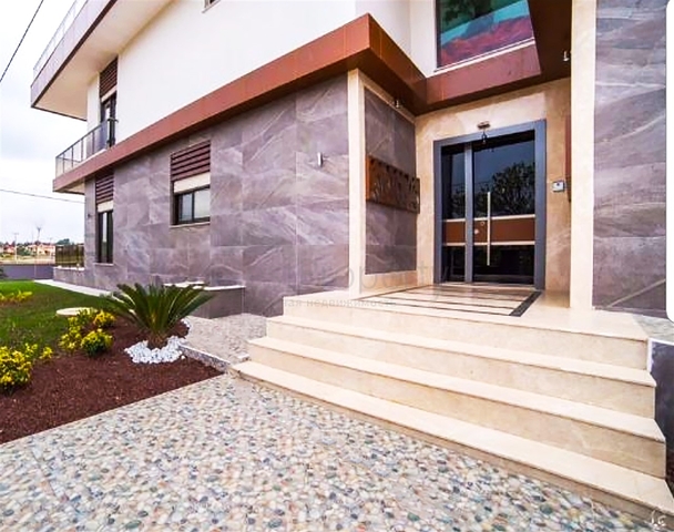 فيلا فاخرة 6 + 2 مع الأثاث في منطقة دوشمالتي